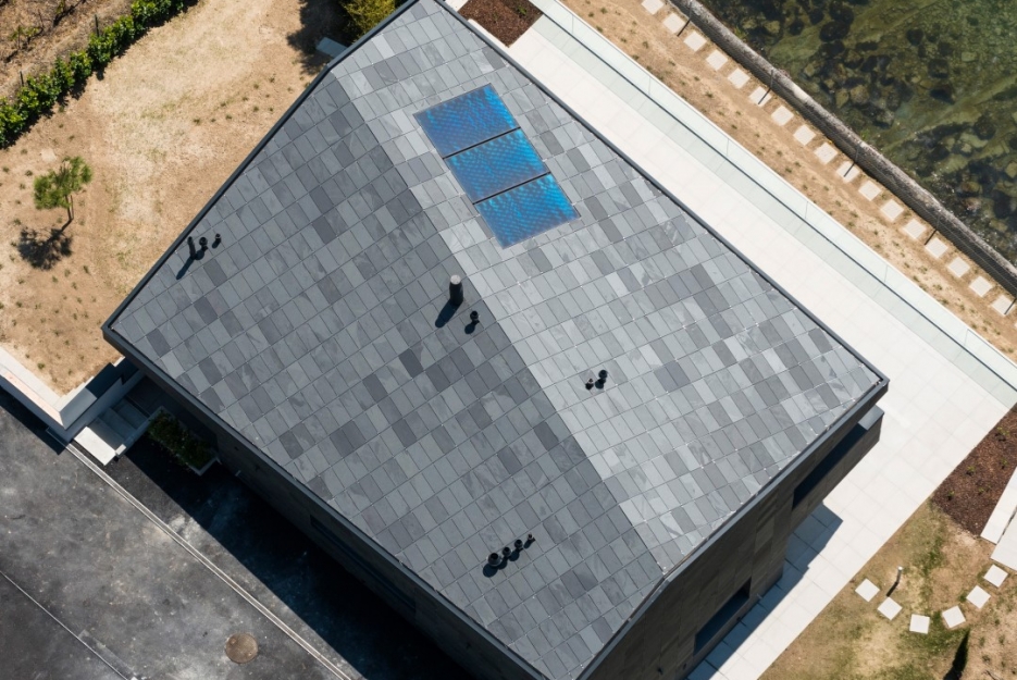 Schiefermonolith-am-Genfer-See-RS-R142-05