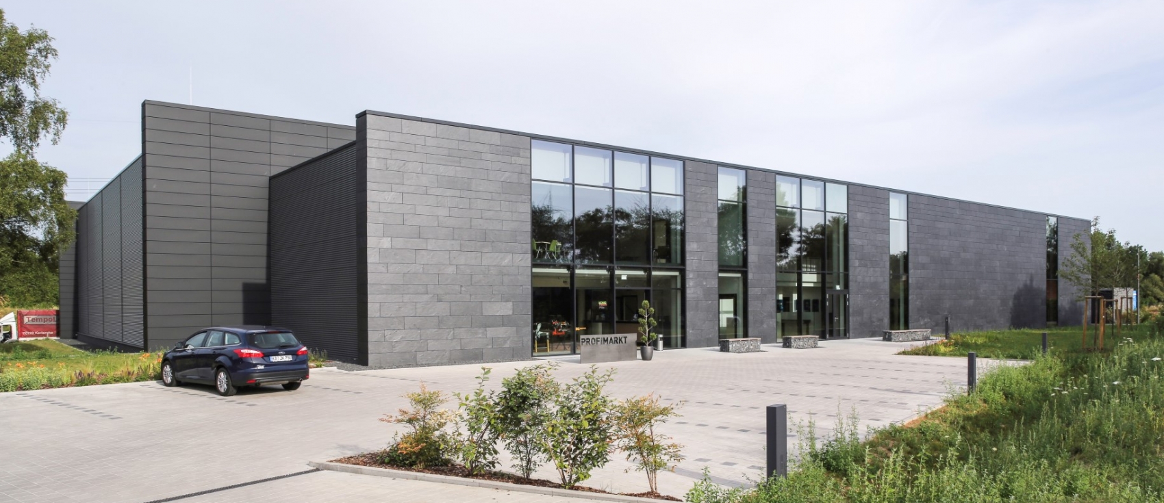 Elewacja budynku firmy w Niemczech