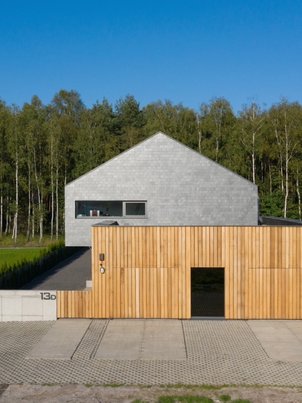 Beton, drewno i łupek - nowoczesna elewacja