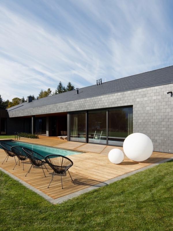 Prosta bryła domu w Beskidach